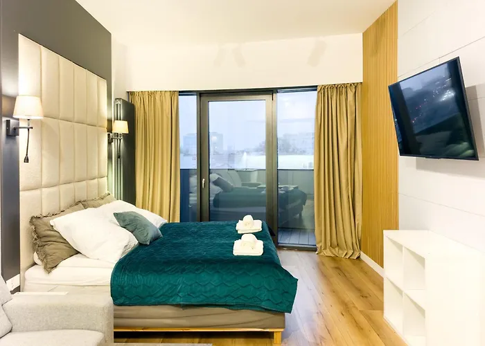 Ans Hanza Tower No 410 - Swimming Pool, Sauna, Jacuzzi, Viewing Terrace Apartment *