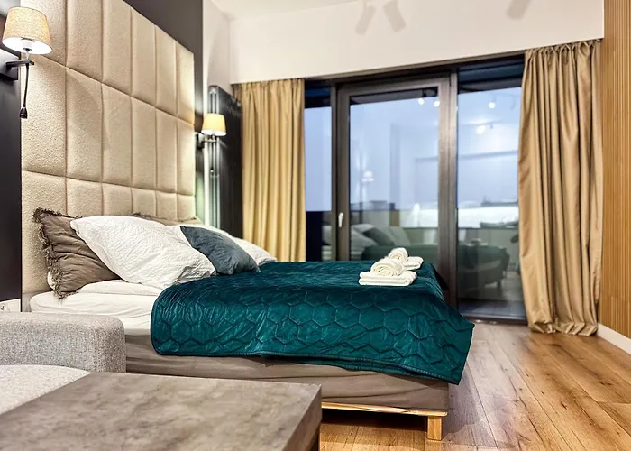 Ans Hanza Tower No 410 - Swimming Pool, Sauna, Jacuzzi, Viewing Terrace *